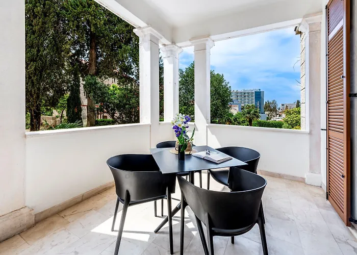 Boutique Filaus Bed & Breakfast 4*