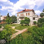 Frühstückspension Boutique Filaus 4*